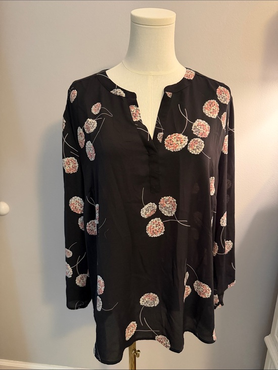 Daniel Rainn Tops - Daniel Rainn Black Floral Split-Neck Tunic